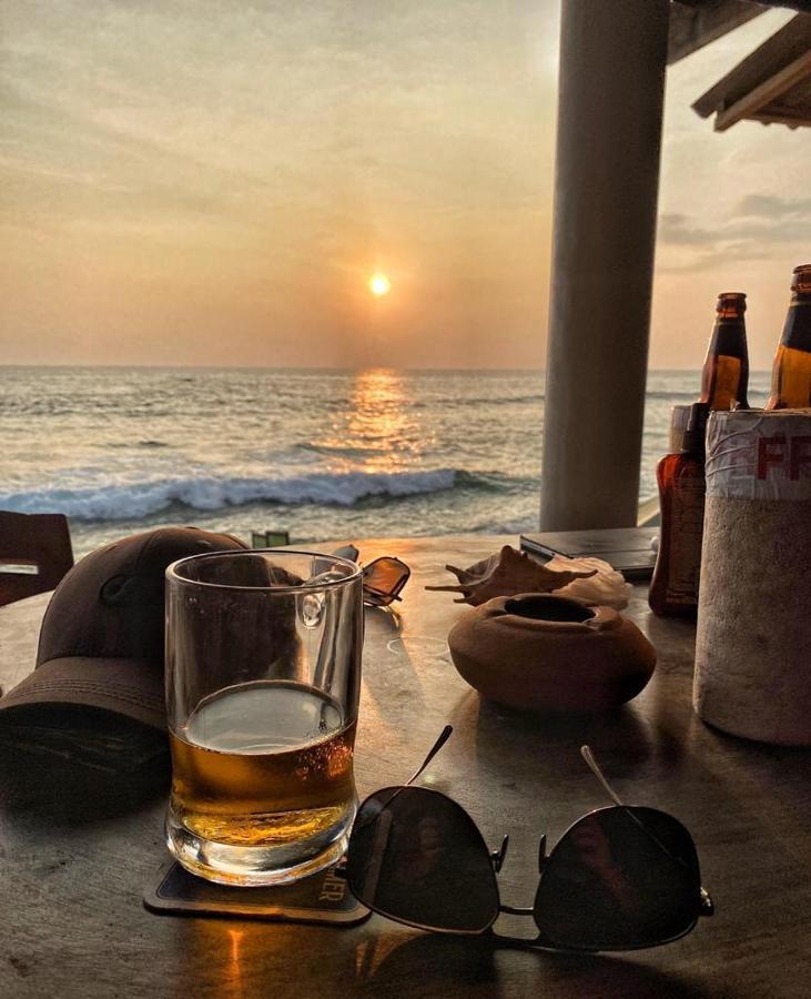 Main Reef Guest House Hikkaduwa Dış mekan fotoğraf