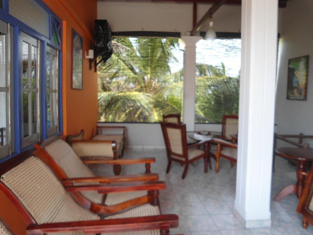 Main Reef Guest House Hikkaduwa Dış mekan fotoğraf