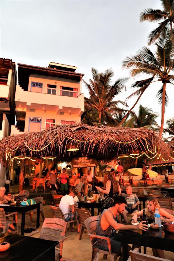 Main Reef Guest House Hikkaduwa Dış mekan fotoğraf
